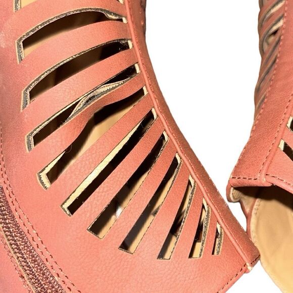 Delicious Women’s Burgundy Heels(Size 5.5) - Picture 7 of 7